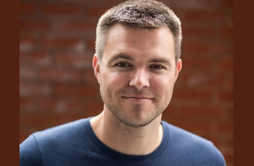 chris doman headshot